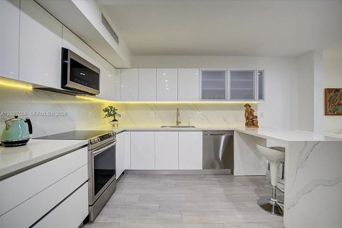 Condominio en alquiler en Key Biscayne, Florida, 3 dormitorios, 185.8 m2 № 2075333 - foto 11