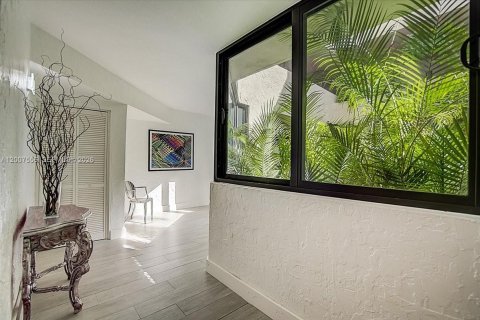 Condominio en alquiler en Key Biscayne, Florida, 3 dormitorios, 185.8 m2 № 2075333 - foto 2