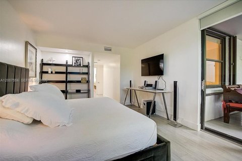 Condominio en alquiler en Key Biscayne, Florida, 3 dormitorios, 185.8 m2 № 2075333 - foto 19