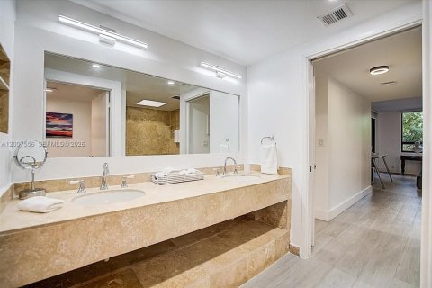 Condominio en alquiler en Key Biscayne, Florida, 3 dormitorios, 185.8 m2 № 2075333 - foto 21