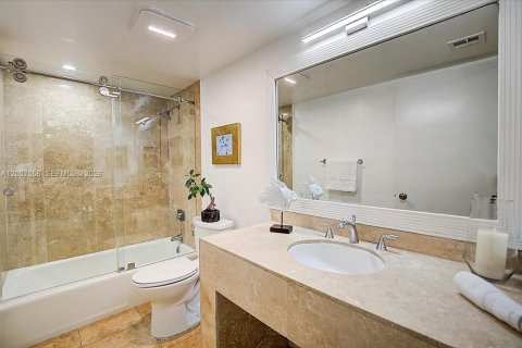 Condominio en alquiler en Key Biscayne, Florida, 3 dormitorios, 185.8 m2 № 2075333 - foto 27