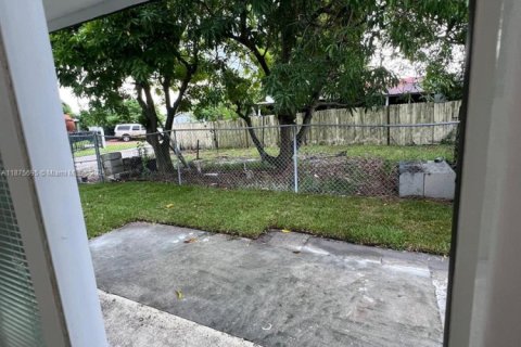Купить таунхаус в Майами-Гарденс, Флорида 3 спальни, 94.67м2, № 1921286 - фото 19