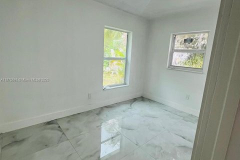 Купить таунхаус в Майами-Гарденс, Флорида 3 спальни, 94.67м2, № 1921286 - фото 8