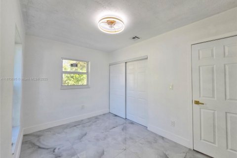 Купить таунхаус в Майами-Гарденс, Флорида 3 спальни, 94.67м2, № 1921286 - фото 24