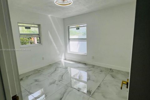 Купить таунхаус в Майами-Гарденс, Флорида 3 спальни, 94.67м2, № 1921286 - фото 9