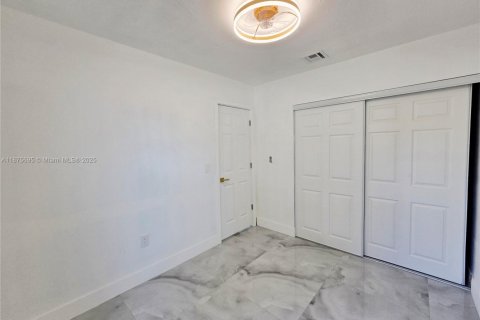 Купить таунхаус в Майами-Гарденс, Флорида 3 спальни, 94.67м2, № 1921286 - фото 23