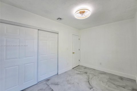 Купить таунхаус в Майами-Гарденс, Флорида 3 спальни, 94.67м2, № 1921286 - фото 25