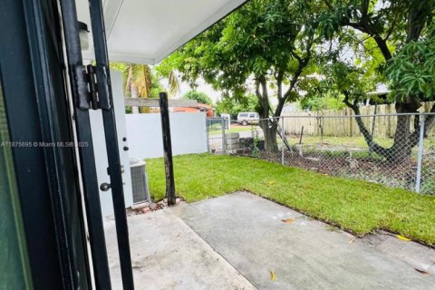 Купить таунхаус в Майами-Гарденс, Флорида 3 спальни, 94.67м2, № 1921286 - фото 18
