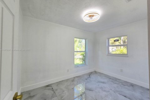 Купить таунхаус в Майами-Гарденс, Флорида 3 спальни, 94.67м2, № 1921286 - фото 22