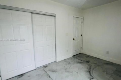 Купить таунхаус в Майами-Гарденс, Флорида 3 спальни, 94.67м2, № 1921286 - фото 11