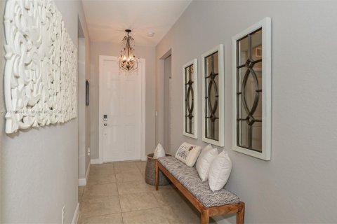 Villa ou maison à vendre à Port St. Lucie, Floride: 3 chambres, 153.2 m2 № 1938356 - photo 2