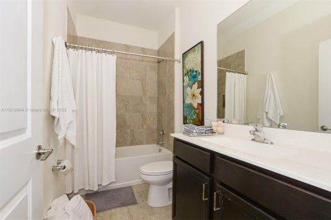 Casa en venta en Port St. Lucie, Florida, 3 dormitorios, 153.2 m2 № 1938356 - foto 20