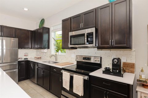 Villa ou maison à vendre à Port St. Lucie, Floride: 3 chambres, 153.2 m2 № 1938356 - photo 4