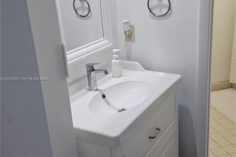 Townhouse in Plantation, Florida 2 bedrooms, 110.46 sq.m. № 2086841 - photo 14