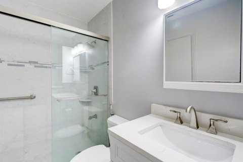 Apartment in Palm Beach Gardens, Florida 2 bedrooms, 125.6 sq.m. № 2083243 - photo 13