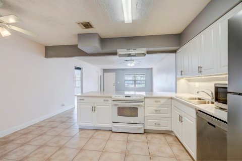 Apartment in Palm Beach Gardens, Florida 2 bedrooms, 125.6 sq.m. № 2083243 - photo 3