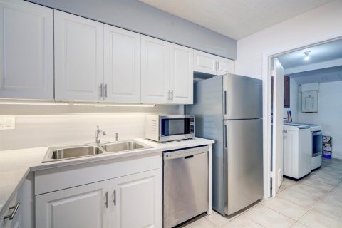 Apartment in Palm Beach Gardens, Florida 2 bedrooms, 125.6 sq.m. № 2083243 - photo 4
