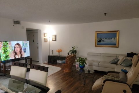 Copropriété à vendre à Miami, Floride: 1 chambre, 88.44 m2 № 1981830 - photo 4