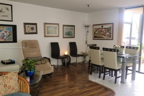 Copropriété à vendre à Miami, Floride: 1 chambre, 88.44 m2 № 1981830 - photo 6