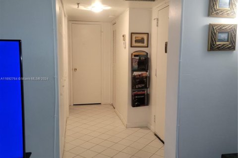 Copropriété à vendre à Miami, Floride: 1 chambre, 88.44 m2 № 1981830 - photo 9