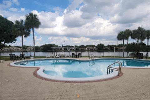 Copropriété à vendre à Miami, Floride: 1 chambre, 88.44 m2 № 1981830 - photo 29