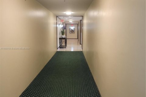 Copropriété à vendre à Miami, Floride: 1 chambre, 88.44 m2 № 1981830 - photo 23