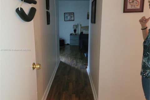 Copropriété à vendre à Miami, Floride: 1 chambre, 88.44 m2 № 1981830 - photo 8
