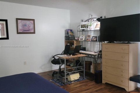 Copropriété à vendre à Miami, Floride: 1 chambre, 88.44 m2 № 1981830 - photo 12