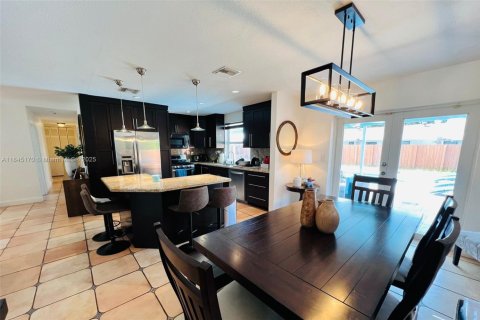 Casa en alquiler en Cutler Bay, Florida, 4 dormitorios, 143.16 m2 № 1842742 - foto 10