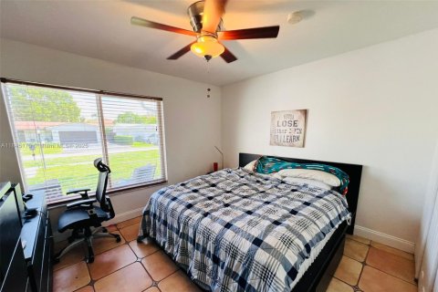 Casa en alquiler en Cutler Bay, Florida, 4 dormitorios, 143.16 m2 № 1842742 - foto 13