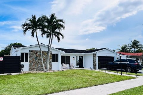 Casa en alquiler en Cutler Bay, Florida, 4 dormitorios, 143.16 m2 № 1842742 - foto 3