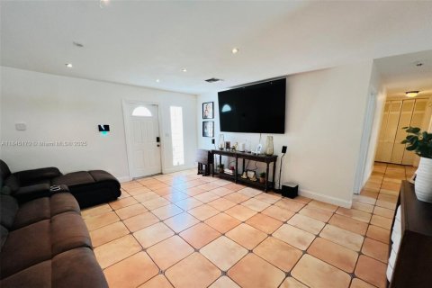 Casa en alquiler en Cutler Bay, Florida, 4 dormitorios, 143.16 m2 № 1842742 - foto 5