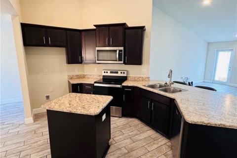 Casa en alquiler en Kissimmee, Florida, 4 dormitorios, 178.74 m2 № 1900967 - foto 13