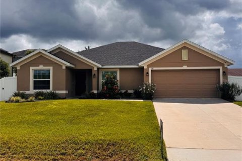 Casa en alquiler en Kissimmee, Florida, 4 dormitorios, 178.74 m2 № 1900967 - foto 1