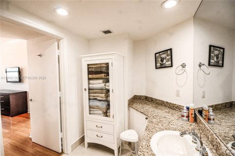 Купить кондоминиум в Авентура, Флорида 2 спальни, 115.66м2, № 2067447 - фото 10