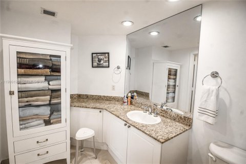 Купить кондоминиум в Авентура, Флорида 2 спальни, 115.66м2, № 2067447 - фото 16