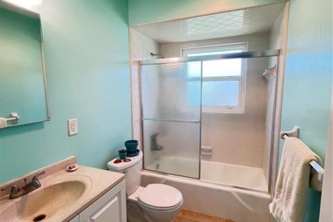 House in Punta Gorda, Florida 3 bedrooms, 141.21 sq.m. № 1616536 - photo 23