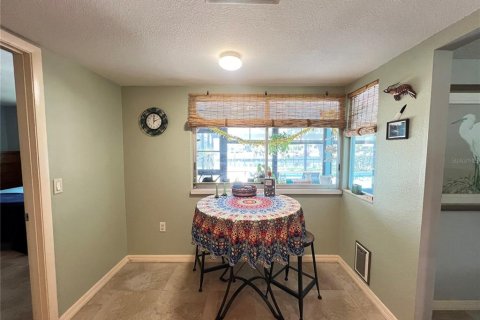 House in Punta Gorda, Florida 3 bedrooms, 141.21 sq.m. № 1616536 - photo 12