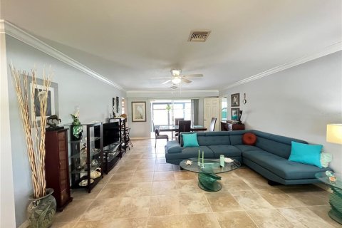 House in Punta Gorda, Florida 3 bedrooms, 141.21 sq.m. № 1616536 - photo 4