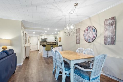 Condo in Sarasota, Florida, 2 bedrooms  № 1824925 - photo 11