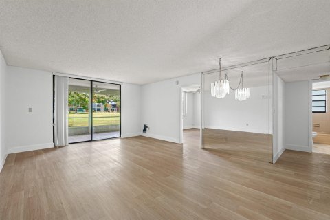 Condominio en venta en Margate, Florida, 2 dormitorios, 92.9 m2 № 2251656 - foto 5