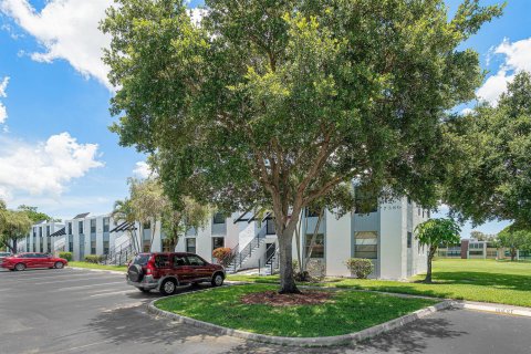 Condominio en Margate, Florida, 2 dormitorios № 2251656