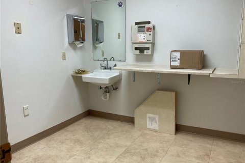 Propiedad comercial en alquiler en Dunedin, Florida, 420.85 m2 № 1798170 - foto 7