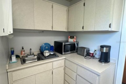 Propiedad comercial en alquiler en Dunedin, Florida, 420.85 m2 № 1798170 - foto 11