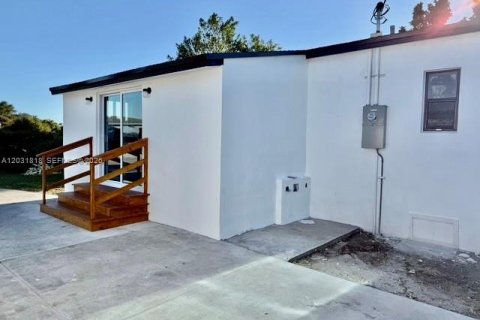Casa en venta en Miami, Florida, 3 dormitorios, 142.23 m2 № 2258107 - foto 4