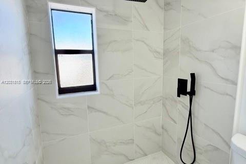 Casa en venta en Miami, Florida, 3 dormitorios, 142.23 m2 № 2258107 - foto 9