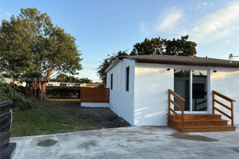 Casa en venta en Miami, Florida, 3 dormitorios, 142.23 m2 № 2258107 - foto 17
