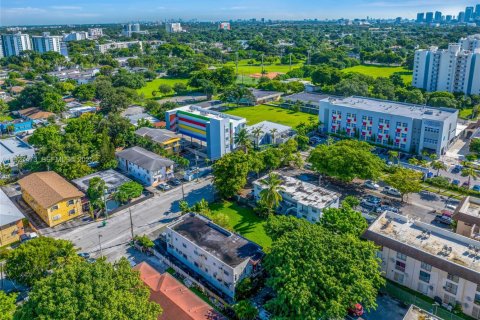 Immobilier commercial à vendre à Miami, Floride № 1986079 - photo 10