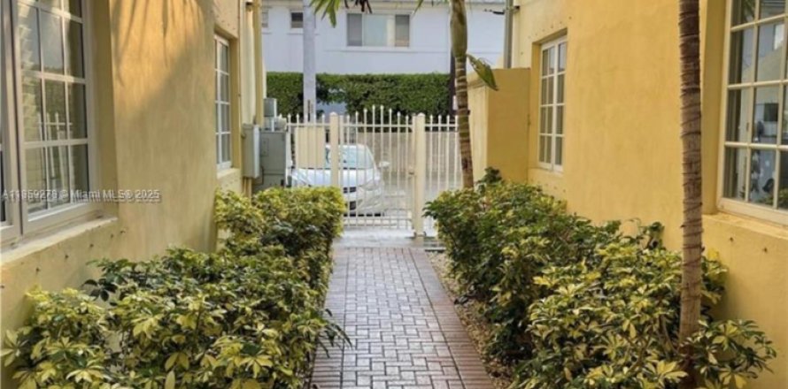 Condo à Miami Beach, Floride, 2 chambres № 1887601