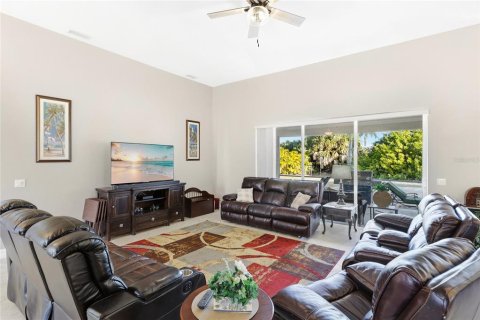 House in Port Charlotte, Florida 3 bedrooms, 221.85 sq.m. № 2157132 - photo 7